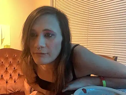 Snapshot of -Purah- chatting on 5, 1, 2025 -Purah- online show from 5, 1, 2025