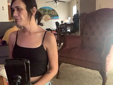 Snapshot of -Purah- chatting on 18, 2, 2025 -Purah- online show from 18, 2, 2025