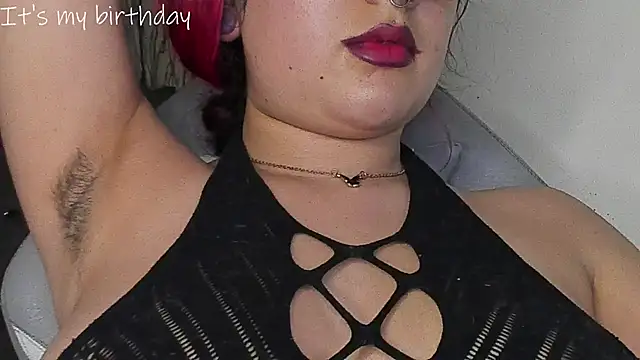 larissa01  online show from 18, 1, 2025