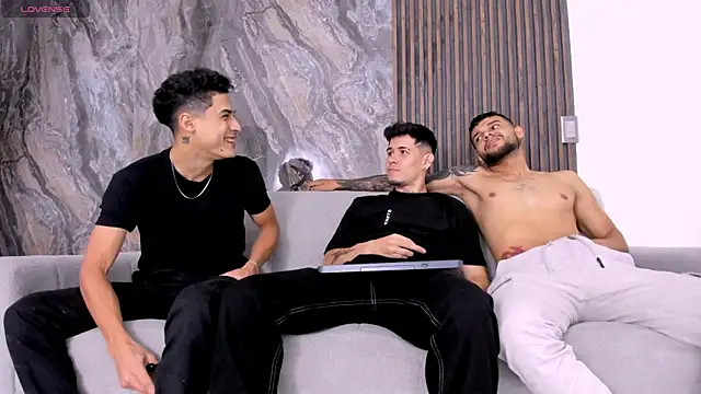 hot day online show from 22, 2, 2025