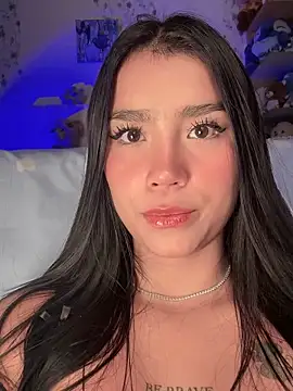 Snapshot of -Loren- chatting on 13, 2, 2026 -Loren- online show from 13, 2, 2026