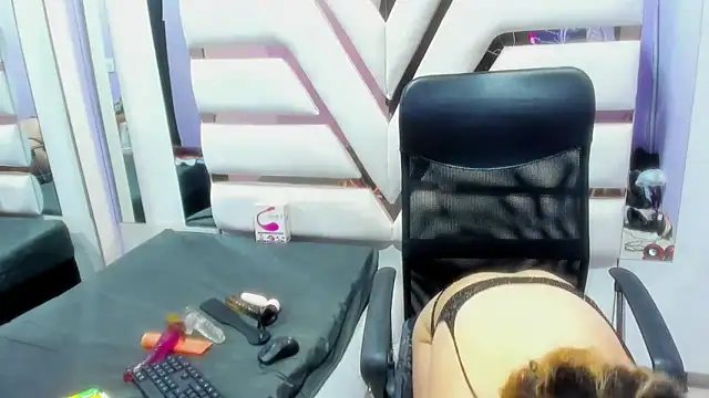 AndrySaenz18 online show from 23, 1, 2025