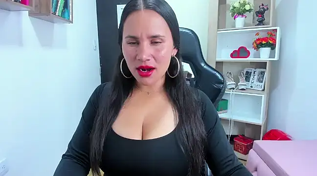 Saylor Lee22 online show from 12, 12, 2024