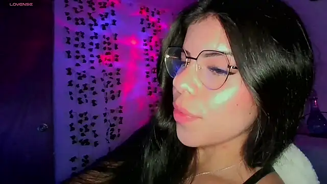 Snapshot of Adararose1 chatting on 28, 10, 2025 Adararose1 online show from 28, 10, 2025