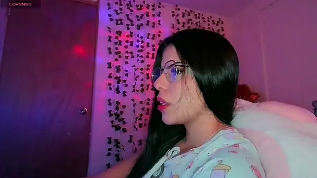 Snapshot of Adararose1 chatting on 14, 11, 2025 Adararose1 online show from 14, 11, 2025