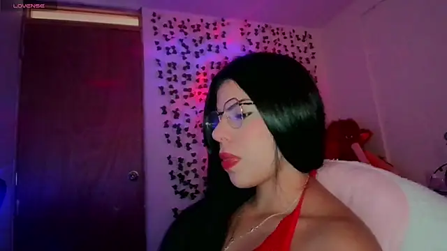 Snapshot of Adararose1 chatting on 18, 11, 2025 Adararose1 online show from 18, 11, 2025