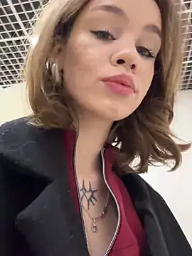 Snapshot of Street_young chatting on 15, 12, 2024 Street young online show from 15, 12, 2024