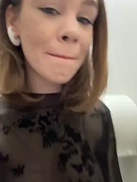 Snapshot of Street_young chatting on 11, 1, 2025 Street young online show from 11, 1, 2025