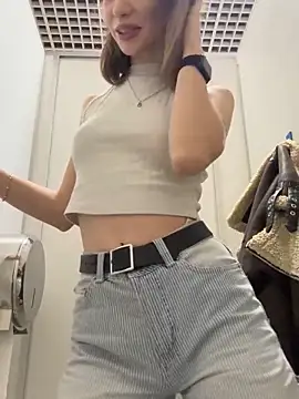 Snapshot of Street_young chatting on 26, 1, 2025 Street young online show from 26, 1, 2025