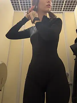 Snapshot of Street_young chatting on 27, 1, 2025 Street young online show from 27, 1, 2025