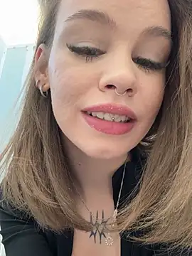 Snapshot of Street_young chatting on 2, 3, 2025 Street young online show from 2, 3, 2025