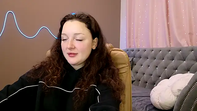 GloriNichols online show from 18, 10, 2025