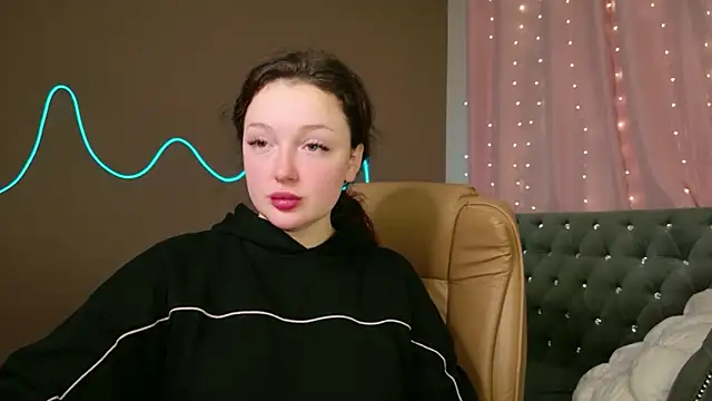 GloriNichols online show from 19, 10, 2025