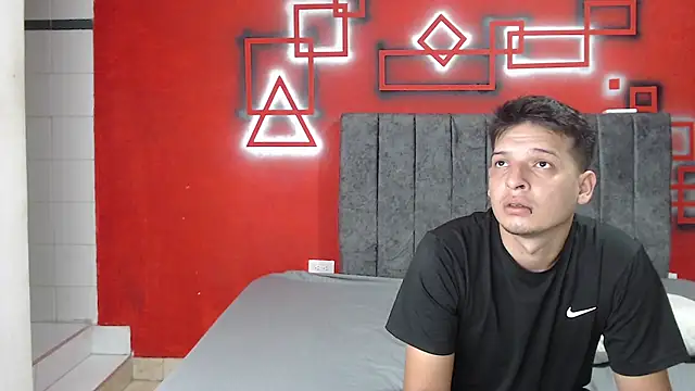 Snapshot of FerneyManti chatting on 6, 11, 2025 FerneyManti online show from 6, 11, 2025