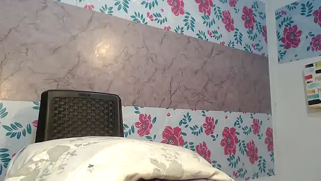 Snapshot of KristalTsXXX chatting on 11, 10, 2025 KristalTsXXX online show from 11, 10, 2025