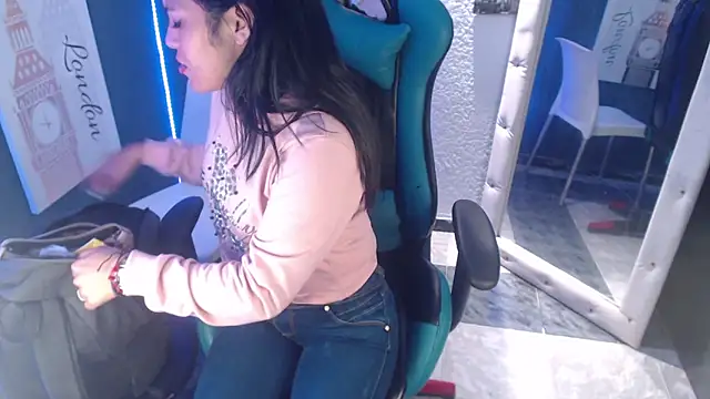 Snapshot of MartinaFonse chatting on 11, 12, 2024 MartinaFonse online show from 11, 12, 2024