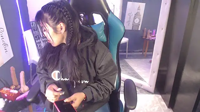 Snapshot of MartinaFonse chatting on 13, 12, 2024 MartinaFonse online show from 13, 12, 2024