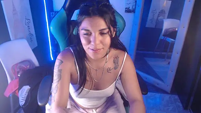 Snapshot of MartinaFonse chatting on 14, 12, 2024 MartinaFonse online show from 14, 12, 2024