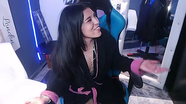 Snapshot of MartinaFonse chatting on 21, 12, 2024 MartinaFonse online show from 21, 12, 2024