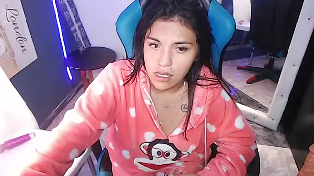 Snapshot of MartinaFonse chatting on 21, 12, 2024 MartinaFonse online show from 21, 12, 2024