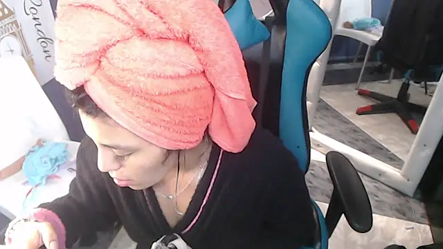 Snapshot of MartinaFonse chatting on 24, 12, 2024 MartinaFonse online show from 24, 12, 2024