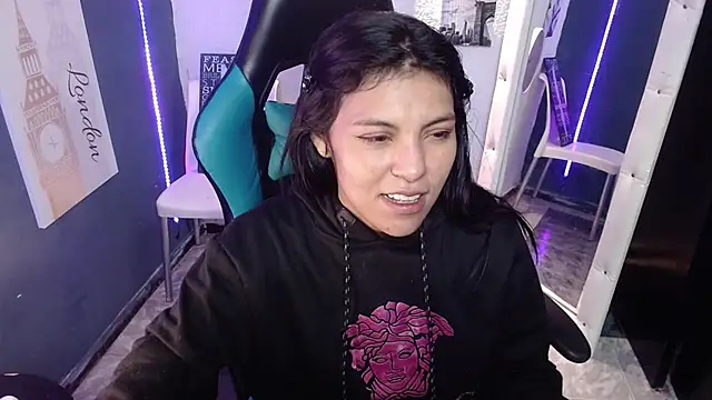 Snapshot of MartinaFonse chatting on 28, 1, 2025 MartinaFonse online show from 28, 1, 2025