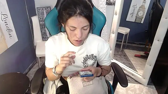 Snapshot of MartinaFonse chatting on 4, 2, 2025 MartinaFonse online show from 4, 2, 2025