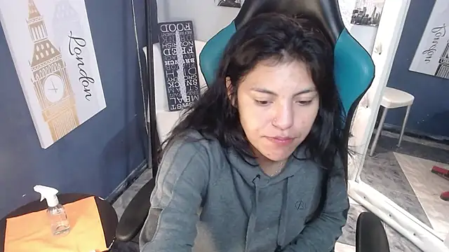 Snapshot of MartinaFonse chatting on 5, 2, 2025 MartinaFonse online show from 5, 2, 2025