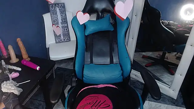 Snapshot of MartinaFonse chatting on 28, 2, 2025 MartinaFonse online show from 28, 2, 2025