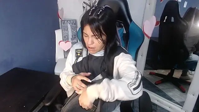 Snapshot of MartinaFonse chatting on 4, 3, 2025 MartinaFonse online show from 4, 3, 2025