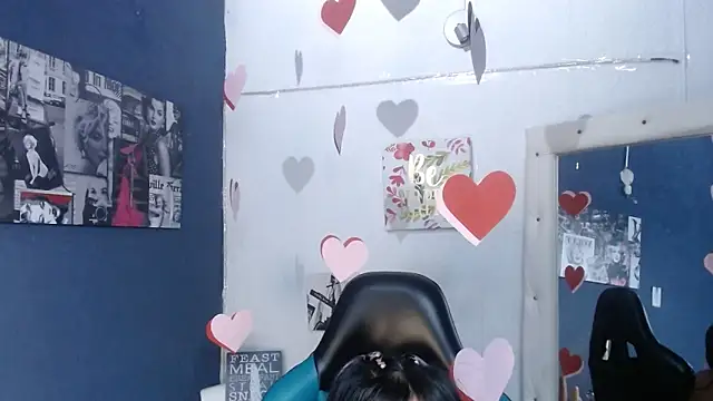 Snapshot of MartinaFonse chatting on 4, 3, 2025 MartinaFonse online show from 4, 3, 2025