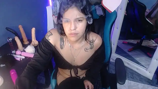 Snapshot of MartinaFonse chatting on 4, 3, 2025 MartinaFonse online show from 4, 3, 2025