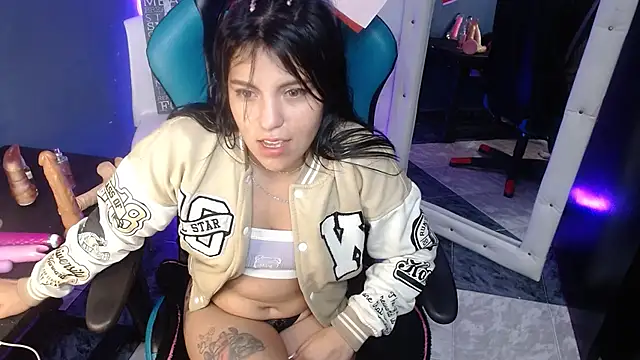 Snapshot of MartinaFonse chatting on 6, 3, 2025 MartinaFonse online show from 6, 3, 2025