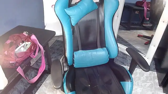 Snapshot of MartinaFonse chatting on 8, 3, 2025 MartinaFonse online show from 8, 3, 2025