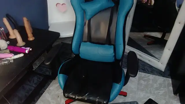 Snapshot of MartinaFonse chatting on 8, 3, 2025 MartinaFonse online show from 8, 3, 2025