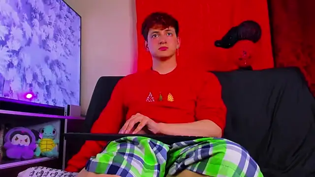 Snapshot of GabyThoms chatting on 4, 12, 2025 GabyThoms online show from 4, 12, 2025