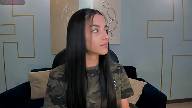 Snapshot of HannahJamesX chatting on 17, 12, 2024 HannahJamesX online show from 17, 12, 2024