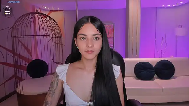 Snapshot of HannahJamesX chatting on 13, 1, 2025 HannahJamesX online show from 13, 1, 2025