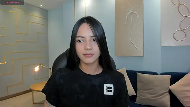 Snapshot of HannahJamesX chatting on 4, 2, 2025 HannahJamesX online show from 4, 2, 2025