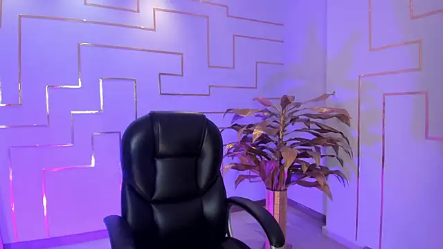 Snapshot of HannahJamesX chatting on 11, 9, 2025 HannahJamesX online show from 11, 9, 2025