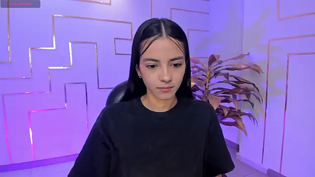 Snapshot of HannahJamesX chatting on 12, 9, 2025 HannahJamesX online show from 12, 9, 2025