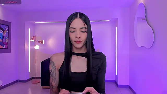 Snapshot of HannahJamesX chatting on 21, 11, 2025 HannahJamesX online show from 21, 11, 2025