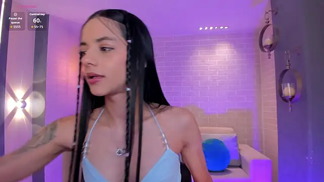 Snapshot of HannahJamesX chatting on 17, 12, 2025 HannahJamesX online show from 17, 12, 2025