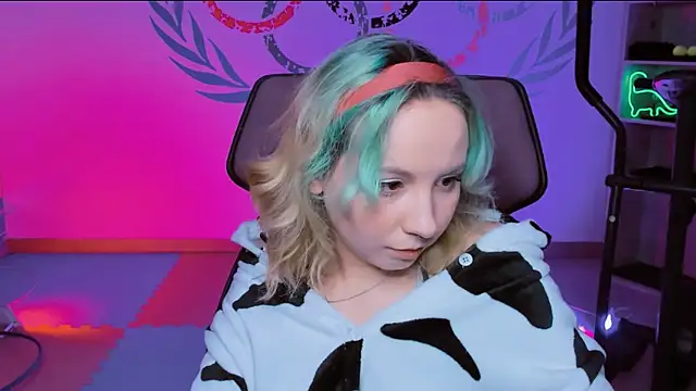 JasmineMilko online show from 4, 1, 2025