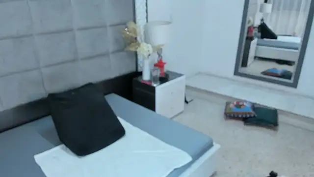 OliviaBurning online show from 19, 12, 2025