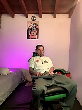 Valentino Xander online show from 16, 12, 2025