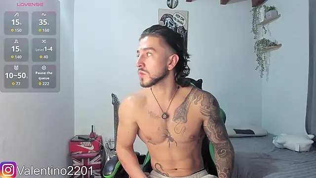 Valentino Xander online show from 20, 12, 2025