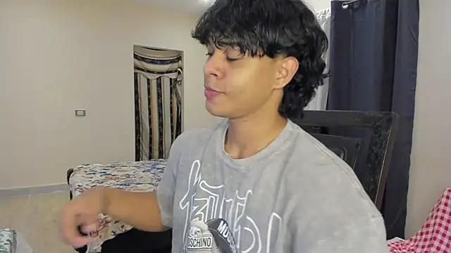 Snapshot of johan_beley_ chatting on 4, 2, 2025 johan beley online show from 4, 2, 2025