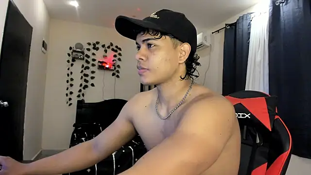 Snapshot of johan_beley_ chatting on 8, 9, 2025 johan beley online show from 8, 9, 2025