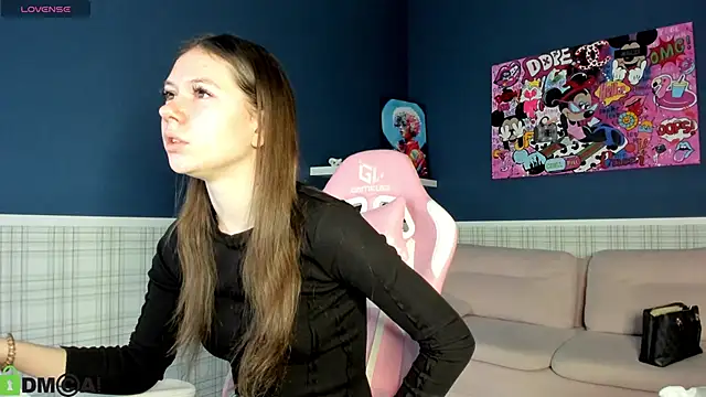 Nicole Charm online show from 5, 2, 2026